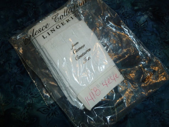 Vintage NOS 4 Hooks Bra Extender -Colesce -Lingerie Collection from Cameo Coutures Inc