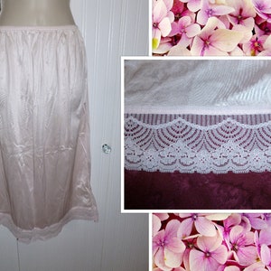 Vintage &quot;FORTUNE&quot; Half Slip size M-L 1950-60s Nylon Tricot Slip Pale Pink Lace