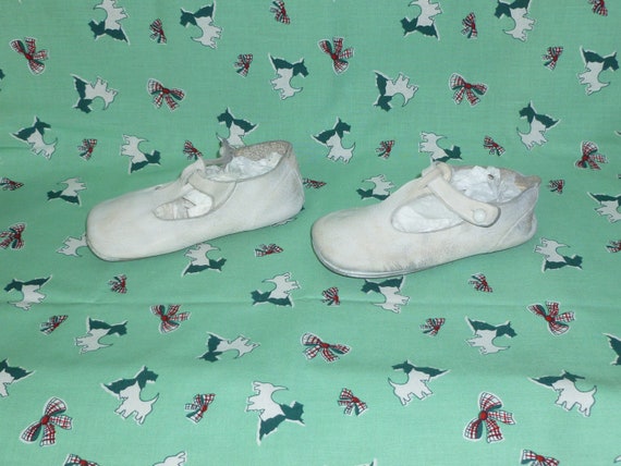 Darling Antique Baby Mary Jane Shoes Vintage Butt… - image 5