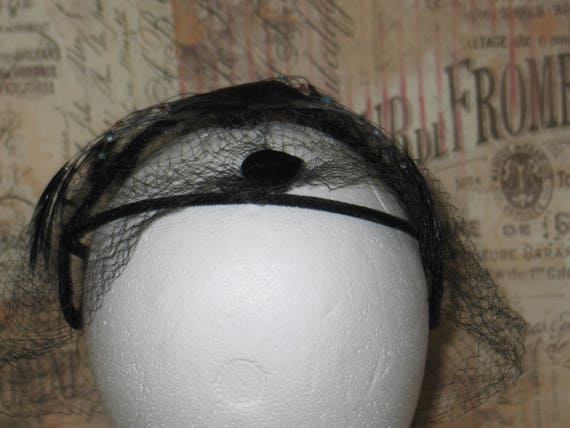1960s Black Veiled Hat - Sheer Net Cage Veil With Hand  display picture 3
