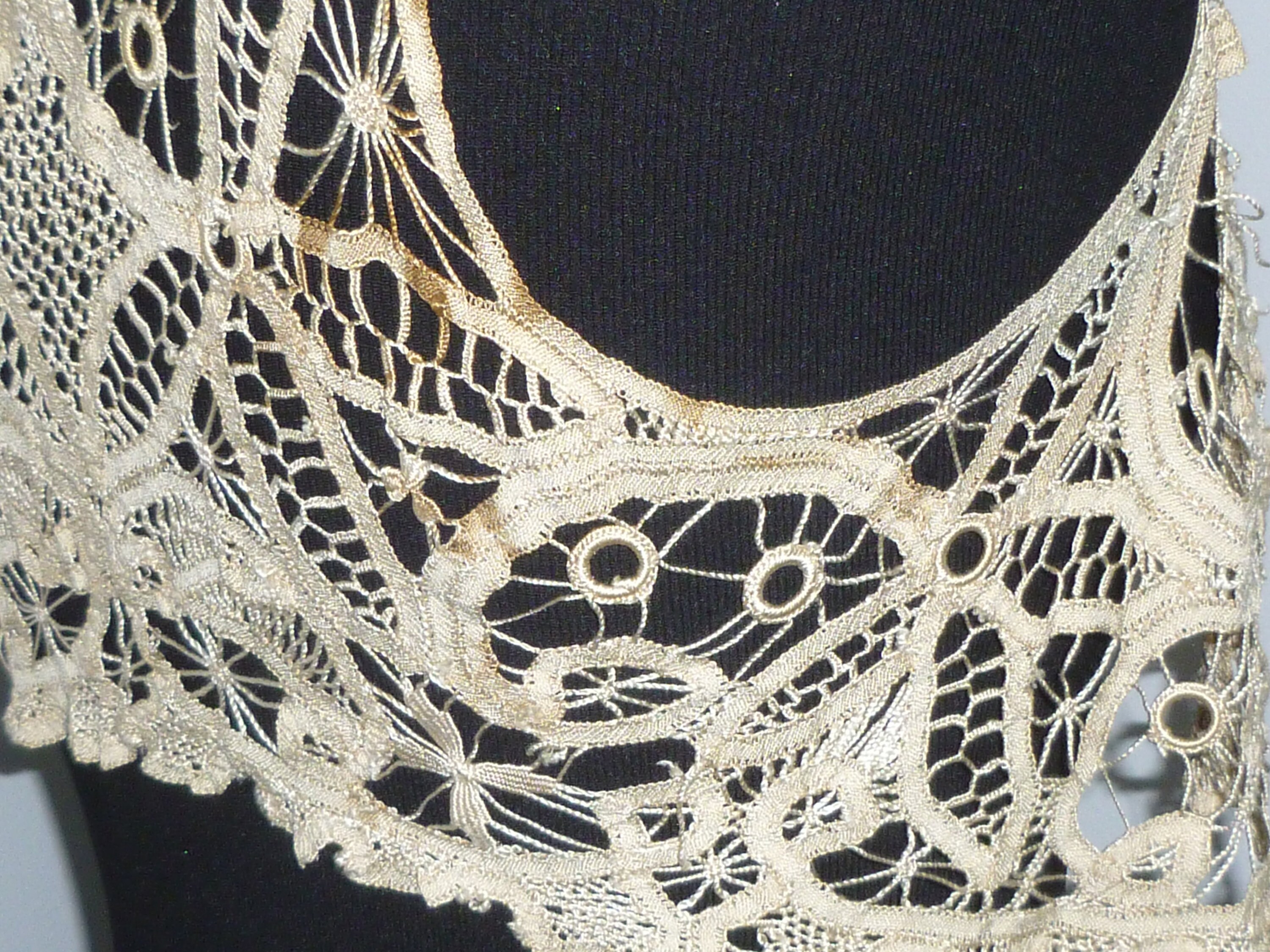 アンティーク シルク テープ レース ベスト ショール - ケープレット