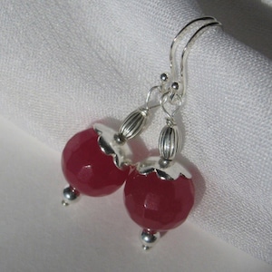 raspberry-red Jade earrings, 925 Sterling Silver, faceted gemstones, fuchsia-red Jade earrings, flower bead caps, organic floral jewelry