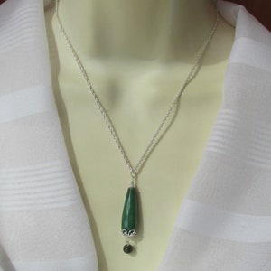 Collier de jade canadien vert émeraude, argent sterling 925, pendule en forme de larme, chaîne de corde avec pendentif en Y, long pendentif goutte de jade en pierres précieuses à facettes image 2