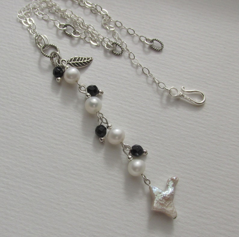 Collier de perles d'eau douce en onyx, perle oiseau keshi, long pendentif en Y, argent sterling 925, pampille de pierres précieuses blanches noires à facettes, feuille florale image 3