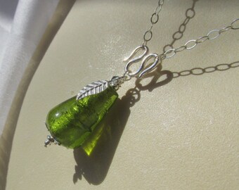 Collier en verre d'art de Murano, pendentif tourbillon en feuille d'argent vert chartreuse, argent sterling 925, collier goutte en cristal vert, breloque feuille florale