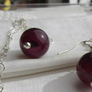 Collier pendentif boucles d'oreilles en agate couleur prune cerise, argent sterling 925, ensemble de pierres précieuses, violet violet, bijoux audacieux en agate organique image 9