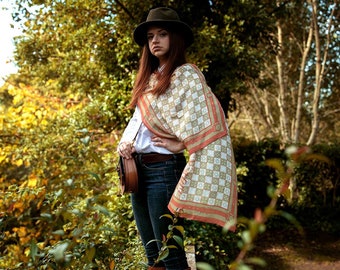 カシミアモダールスカーフ：乗馬プリント、カーキ＆ラスト