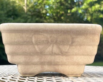 Vintage Hull Pottery Beige Bow Planter Rectangular Footed Flower Pot Drip Glaze MCM