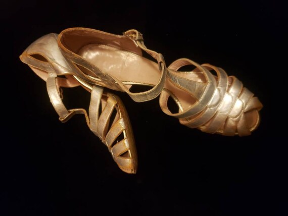Beautiful Silver Leather 30's Heels - image 4