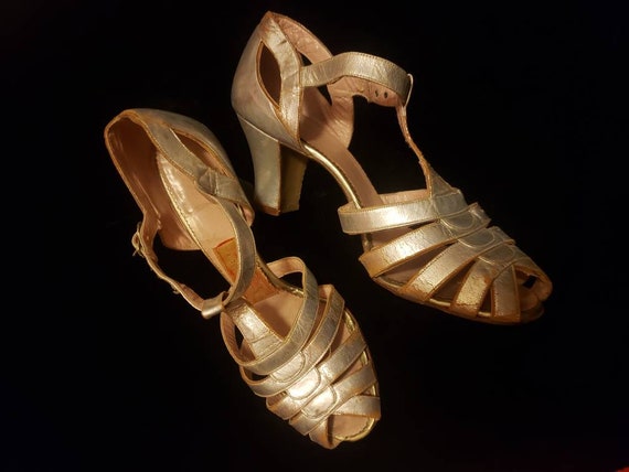 Beautiful Silver Leather 30's Heels - image 1