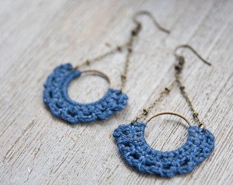 Half-moon Earrings | crocheted | blue jean linen