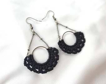 Half-moon Earrings | crocheted | black or celadon linen