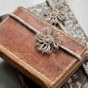 Flower bookmark | Linen | Hand made / french knited