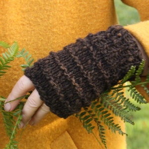 Hand-knitted mittens fingerless gloves organic wool image 9