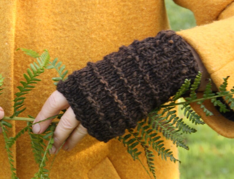 Hand-knitted mittens fingerless gloves organic wool image 9