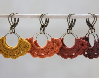 Half-moon Earrings | crocheted | ocher linen