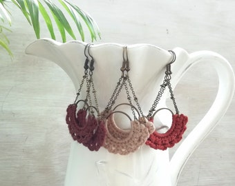 Half-moon Earrings | crocheted | linen