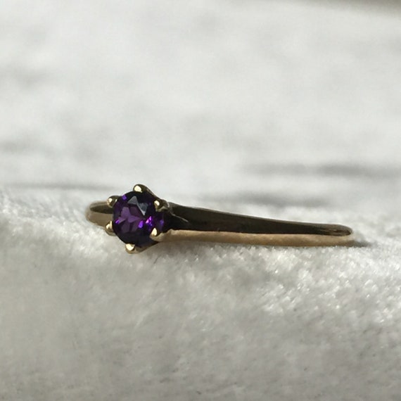 14K Gold Amethyst Purple Round Stone Solitaire Rin