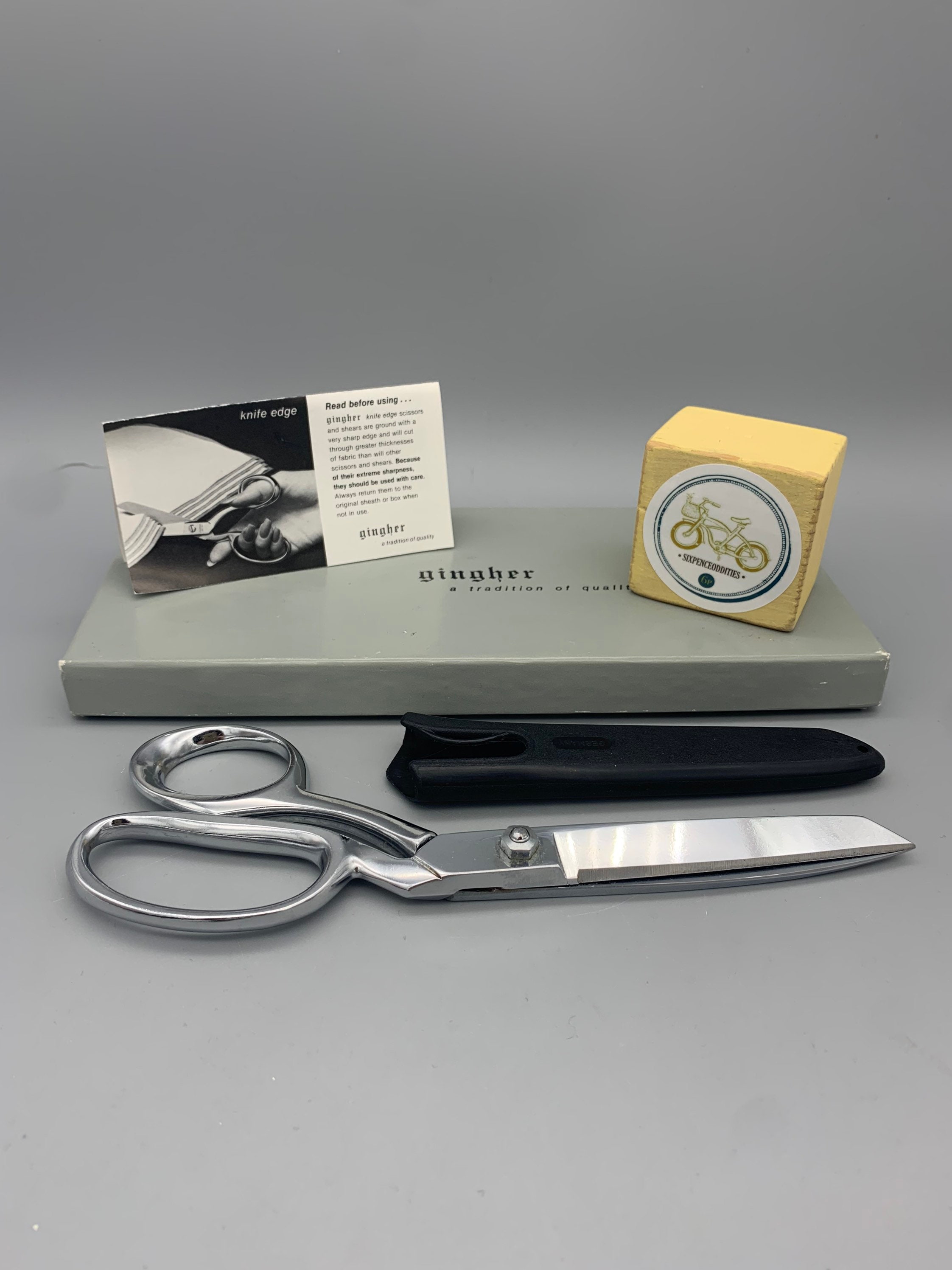 Gingher Designer Series Rynn 8 Knife-Edge Dressmaker Shears