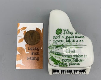 St Patrick’s Day Gift Set, Piano Trinket Box with Irish Proverb and A Lucky Irish Penny Keepsake- Luck of the Irish, Shamrocks