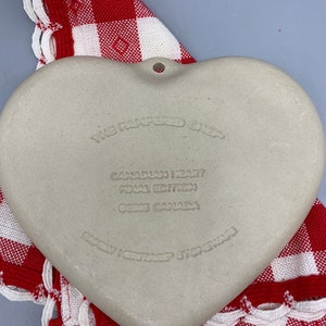 Family Heritage Stoneware The Pampered Chef Canadian Heritage Final Edition Cookie Mold Final Edition 2003 Baking Tool Canada Flag image 8