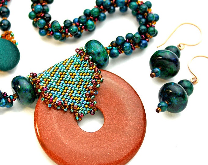 Large Goldstone Donut and Twisted Hand-Beaded Necklace with Matching Earrings - 18"
