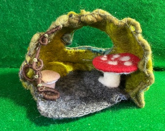 Natural Wool Felted Forest Home for Fairies, Gnomes, Ewoks, and Forest Animals,Educational Toy, Comprehension tool