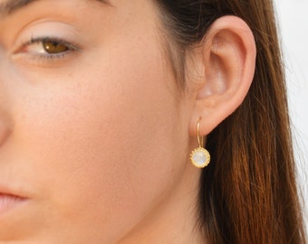 Moonstone earrings,June birthstone,dangle earrings,rainbow moonstone,gemstone earrings,drop earrings,moonstone jewelry