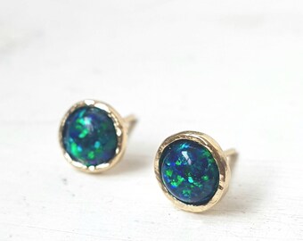 Green opal earrings,Opal earrings,Gold opal earrings,Stud earrings,Opal Stud Earrings,Opal gold earrings,Dainty earrings,6mm,Silver Opal