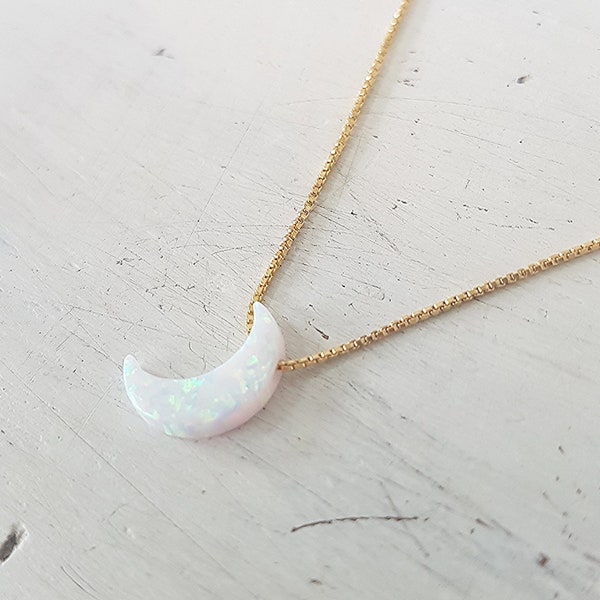 White Moon Opal Necklace,Gold Filled 925 Sterling Silver Necklace,Crescent Moon Pendant Necklace,Opal necklace,Opal Moon Necklace