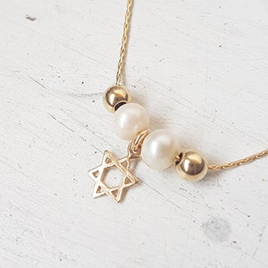 Star of david necklace,Gold necklace,Magen david necklace, 14k gold filled or sterling silver,Delicate necklace,Pearl Necklace,Gift