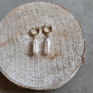 Dangle Pearl Earrings, Pearl Earrings, Dainty Gold Filled Earring, Haggie Hoop Earrings Gift, Gold Earrings, Freashwater Pearl hoop earrings