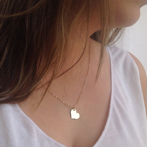 Simple 2024 heart necklace