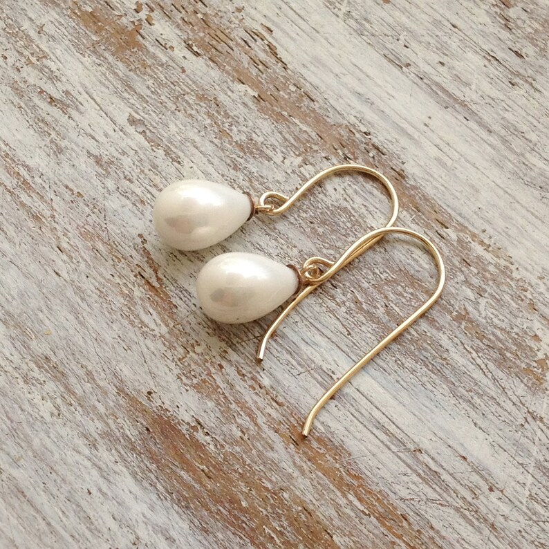 gold dangling earrings for wedding