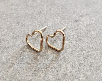 Orecchini a cuore riempiti d'oro, orecchini a bottone a cuore aperto, orecchini delicati, orecchini a bottone a cuore minuscoli, riempiti d'oro o d'argento