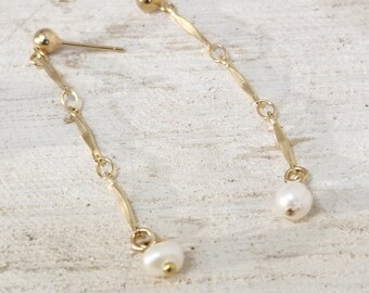 Dainty Pearl Earrings, Gold Chain and Pearl Earring,Long gold earrings, Chain Stud Earrings, Minimalist