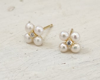 Tiny Pearl Earrings, Dainty Pearl Diamond Studs, Minimalist Wedding Jewelry, Pearl and CZ, Bridal Esrrings ,Minimalist Earrings