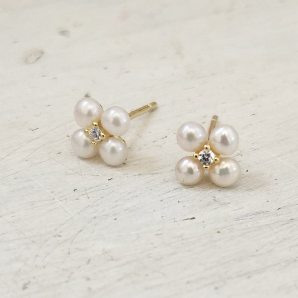 Tiny Pearl Earrings, Dainty Pearl Diamond Studs, Minimalist Wedding Jewelry, Pearl and CZ, Bridal Esrrings ,Minimalist Earrings