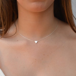 Triangle necklace,silver triangle,geometric necklace,silver necklace,sterling silver,gift for her,delicate necklace,triangle jewelry -21032