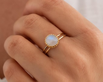 Dainty moonstone ring, moonstone ring gold, stacking ring, gemstone ring, moonstone, stacking rings, jewelry