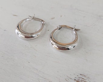 Sterling Silver Chunky Hoops,Thick Hoops,Bold Hoop Earrings,Bold Hoop Earrings,Oval Hoops,Hoop Earrings,Minimalist Earrings,Sterling Silver