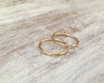 Stapelring, gouden ring, set van 2 stapelbare gouden ringen, knokkelringen, dunne gouden ring, gehamerde ring