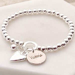 Personalisiertes Armband mit Namen und Herz Gravur Geschenk für Sie Geburtstagsgeschenk für Frauen Geschenk für Mama Personalisiertes Silber Armband Bild 1