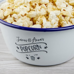 Bol de pop-corn pour soirée cinéma en couple, personnalisé, bol de pop-corn en couple, baignoire de pop-corn en couple, bol de pop-corn émaillé, bol de pop-corn personnalisé image 1