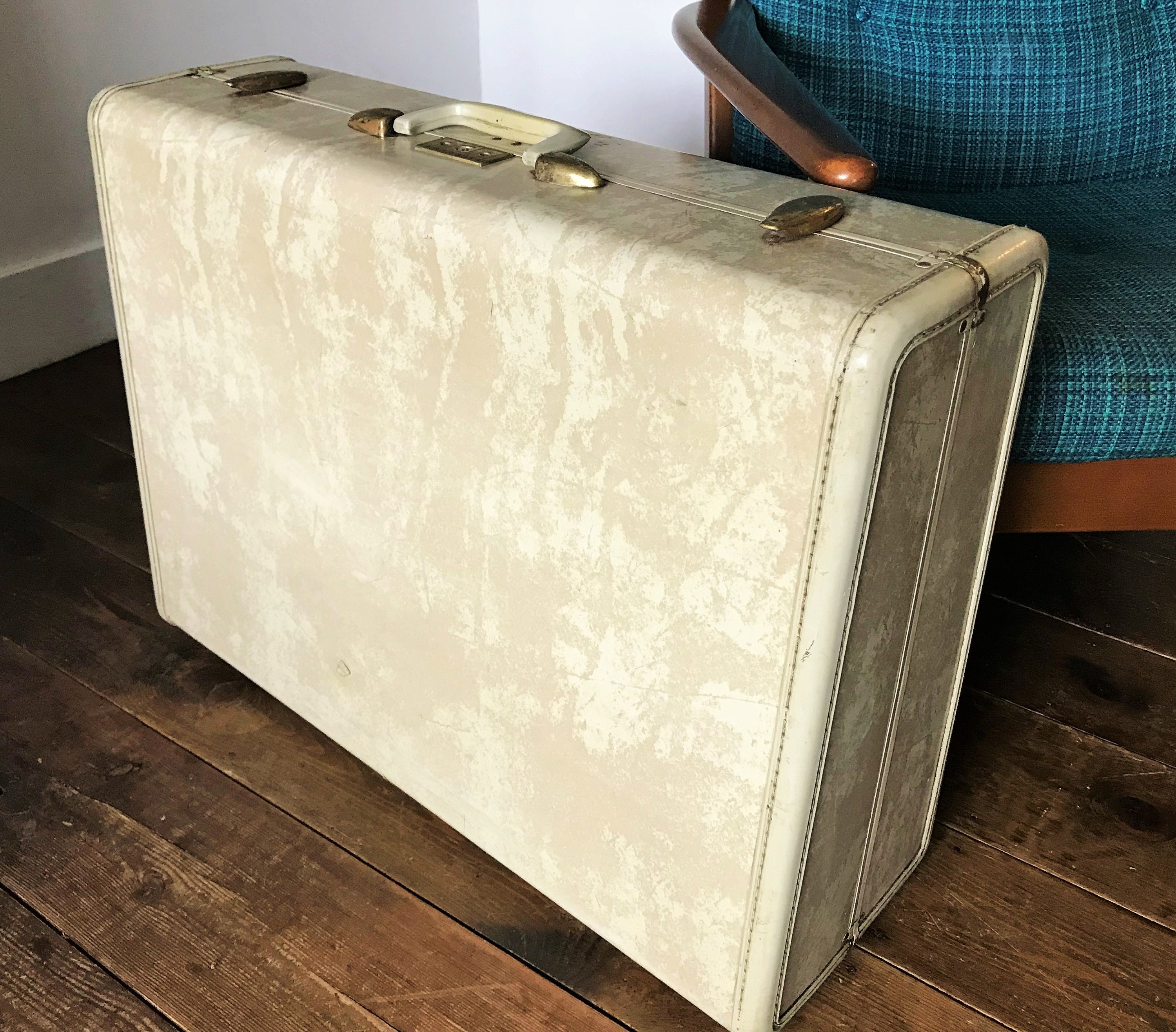 vintage samsonite hard shell suitcase
