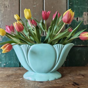 Large Pale Green Dartmouth Mantle Vase | Retro Floral Display Planter