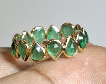 Anillo de oro de 18 quilates con esmeralda en racimo de 3,01 ct / Anillo con esmeralda natural en forma de pera / Anillo con gema verde engastada en bisel / Piedra de nacimiento de mayo / Regalo para ella