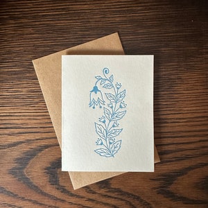 Mini carte florale vintage avec carte Kraft