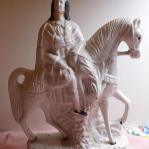 MUY BONITO Gran Staffordshire Flatback Highlander antiguo del siglo XIX con ciervo a caballo 14,5" T