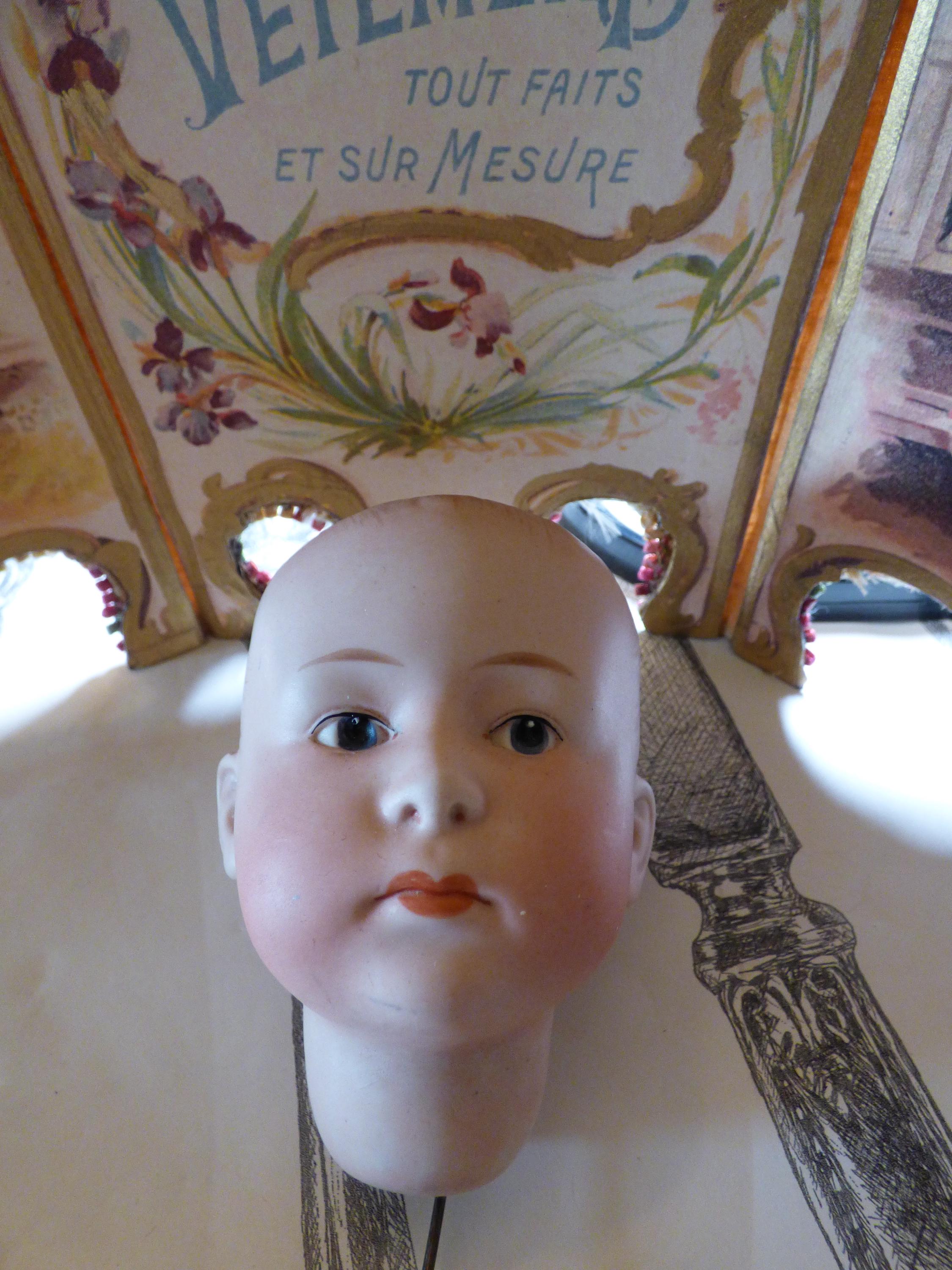 POUPÉE ANCIENNE EN Porcelaine EUR 20,00 - FR